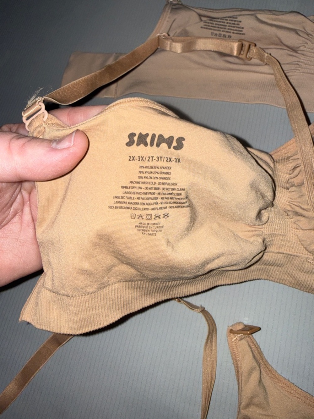 SKIMS Tan Seamless Nursing/Maternity Bras 2x-3x - Picture 5 of 6